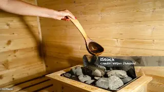舒缓身心，焕发活力：上海白领必备的办公室自我按摩技巧 海报