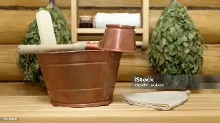 穿越千年蒸汽：揭秘桑拿浴的古老起源与现代养生之道 海报